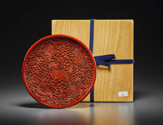 A RARE CARVED RED LACQUER `QILIN’ DISH - фото 3