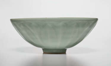 A LONGQUAN CELADON &#39;LOTUS’ BOWL