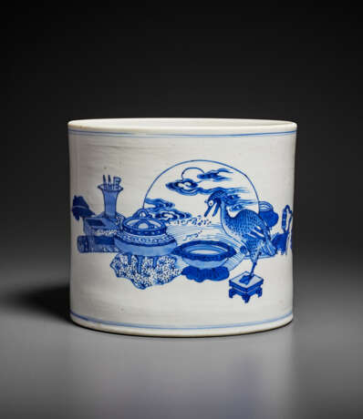 A BLUE AND WHITE BRUSH POT - фото 3