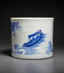 A SUPERB AND FINELY DECORATED BLUE AND WHITE &#39;SECOND ODE ON THE RED CLIFF&#39; BRUSH POT