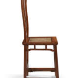 A PAIR OF HUANGHUALI LAMPHANGER SIDE CHAIRS - фото 4