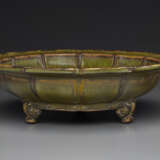 A RARE ‘EEL SKIN’-GLAZED `NARCISSUS BOWL’ - photo 3