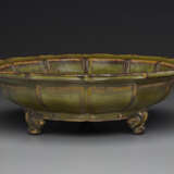 A RARE ‘EEL SKIN’-GLAZED `NARCISSUS BOWL’ - фото 4