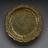 A RARE ‘EEL SKIN’-GLAZED `NARCISSUS BOWL’ - Foto 5