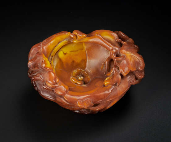 A SMALL CARVED AMBER MAGNOLIA-FORM WATER POT - photo 4
