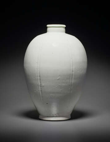 A QINGBAI OVOID VASE, MEIPING - фото 1