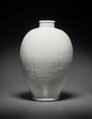 A QINGBAI OVOID VASE, MEIPING