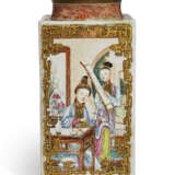 A RARE AND FINELY DECORATED FAMILLE ROSE CONG-FORM VASE WITH FIGURAL PANELS - фото 5