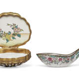 A PAINTED ENAMEL SHELL-FORM SNUFF BOX AND A LADLE - photo 4