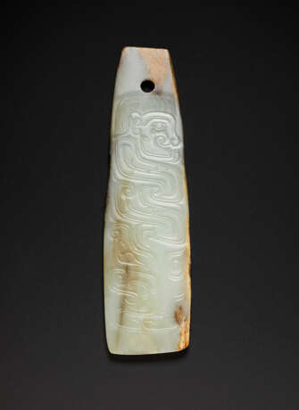 A VERY RARE AND FINELY CARVED WHITE JADE TABLET PENDANT - photo 3