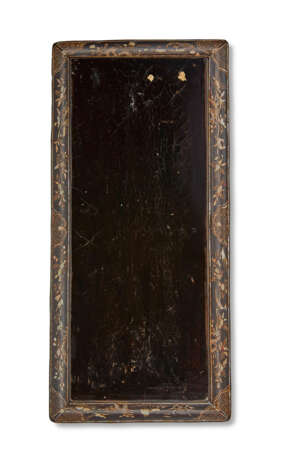 A MOTHER-OF-PEARL-INLAID BLACK LACQUER RECTANGULAR TRAY - фото 2