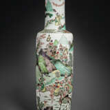 A MASSIVE AND SUPERBLY DECORATED FAMILLE VERTE `ROMANCE OF THREE KINGDOMS’ ROULEAU VASE - photo 1