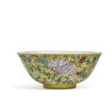 A RARE AND FINELY ENAMELED FAMILLE ROSE YELLOW-GROUND BOWL - фото 1