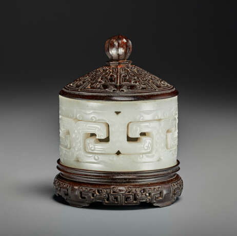 A VERY RARE WHITE JADE RETICULATED PERFUMIER - photo 1