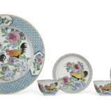 TWO FAMILLE ROSE TEABOWLS AND SAUCERS WITH COCKERELS - photo 1