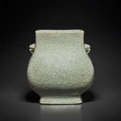 A GE-TYPE FANGHU-FORM VASE