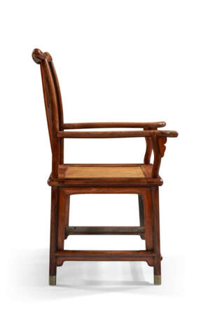 A PAIR OF HUANGHUALI `OFFICIAL`S HAT` ARMCHAIRS - Foto 3
