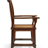 A PAIR OF HUANGHUALI `OFFICIAL`S HAT` ARMCHAIRS - photo 3