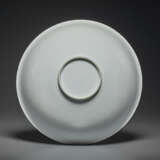 AN UNUSUAL CARVED DING-STYLE WHITE-GLAZED BOWL - фото 2