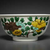 A SUSANCAI `FLOWER AND FRUIT` BOWL WITH INCISED DRAGON - photo 1