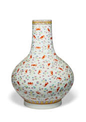 A&#160;FAMILLE ROSE &#39;HUNDRED BATS&#39; BOTTLE VASE