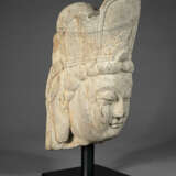 A FINELY CARVED LIMESTONE HEAD OF A BODHISATTVA - photo 4