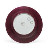 A FAMILLE ROSE RUBY-BACK SOUP PLATE - Foto 2