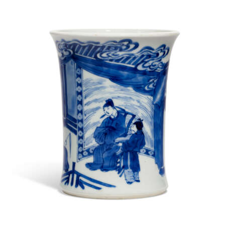 A BLUE AND WHITE BRUSH POT - фото 1