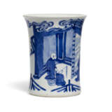 A BLUE AND WHITE BRUSH POT - фото 2