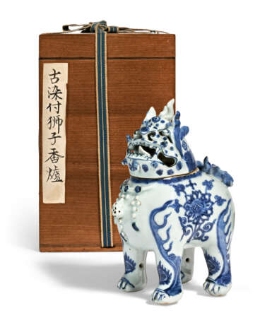 A BLUE AND WHITE `LUDUAN’ CENSER AND COVER - photo 3