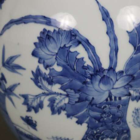 Blau-weiße Vase - photo 6