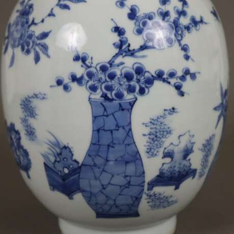 Blau-weiße Vase - фото 8