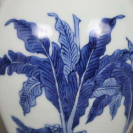 Blau-weiße Vase - photo 5