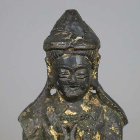 Bronzefigurine des Kannon - photo 3