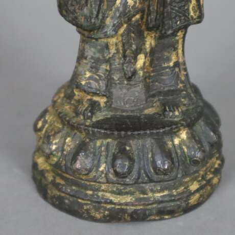 Bronzefigurine des Kannon - фото 5