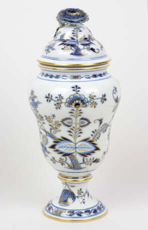 Meissen Deckelvase *Zwiebelmuster* - photo 1