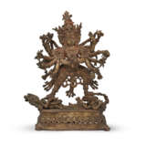 A GILT-COPPER FIGURE OF CHAKRASAMVARA - фото 1