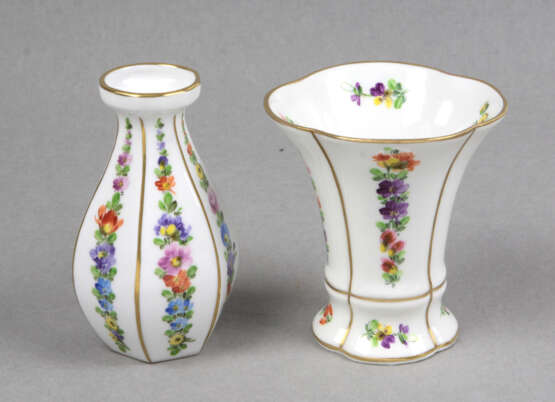 2 Porzellan Vasen Streublümchen - Foto 1