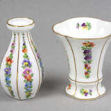 2 Porzellan Vasen Streublümchen - photo 1