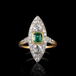 Art-déco Diamant-Smaragd-Ring.