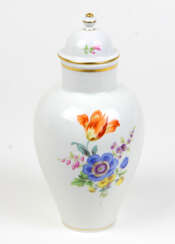 Meissen Deckelvase *Blume 4*