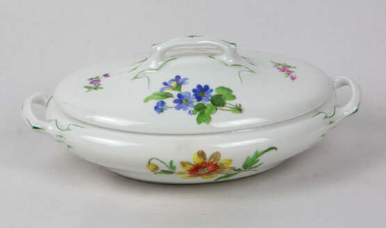 Meissen Deckelterrine *Blume 1* - photo 1