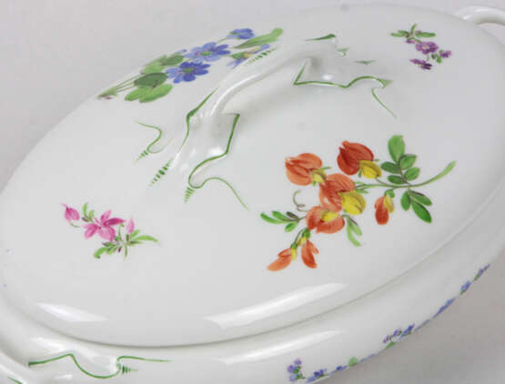 Meissen Deckelterrine *Blume 1* - photo 2