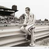 Rainer W. Schlegelmilch (Suhl 1941). Ein nachdenklicher Jacky Ickx auf dem Nürburgring. - Foto 1