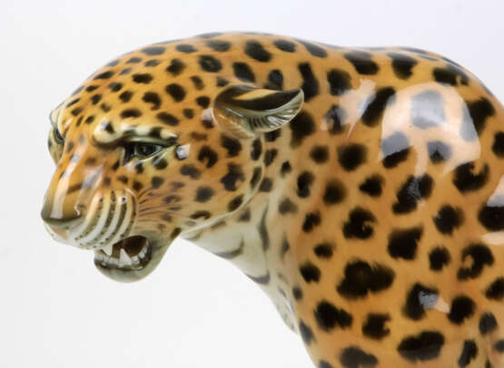 Sitzender Leopard Entwurf A. Storch - photo 3