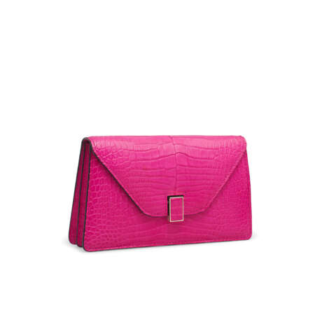 A MADE TO ORDER MATTE FUCHSIA CROCODILE ISIDE CLUTCH WITH GOLD HARDWARE - photo 2