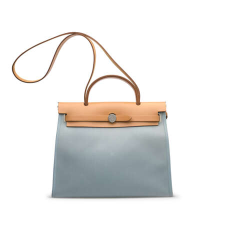 A BLEU LIN CANVAS & NATUREL VACHE HUNTER LEATHER HERBAG ZIP 31 WITH PALLADIUM HARDWARE - Foto 1