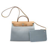 A BLEU LIN CANVAS & NATUREL VACHE HUNTER LEATHER HERBAG ZIP 31 WITH PALLADIUM HARDWARE - Foto 6