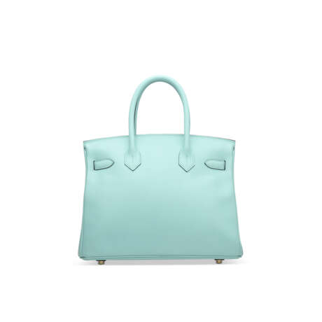 A BLEU ATOLL EPSOM LEATHER BIRKIN 30 WITH GOLD HARDWARE - Foto 3