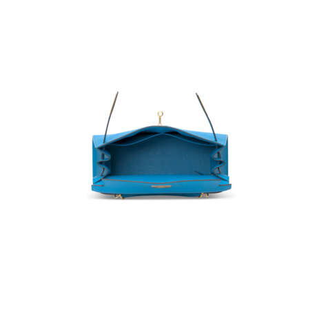 A BLEU ZANZIBAR EPSOM LEATHER SELLIER KELLY 28 WITH GOLD HARDWARE - photo 5